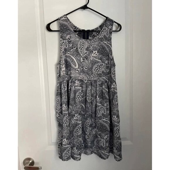 Dress - Picture 1 of 4